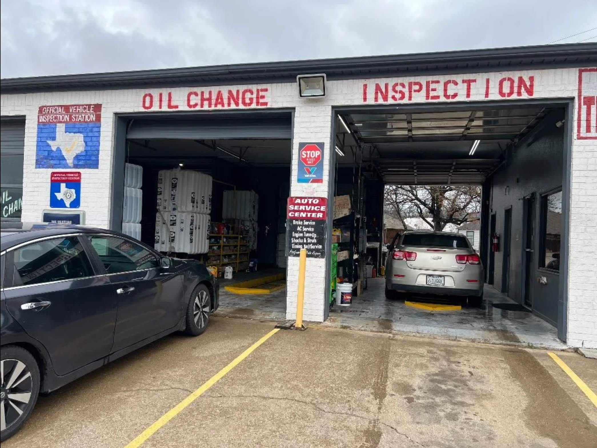 Oil Change Service at Zoom Auto Service Center in Kennedale, TX